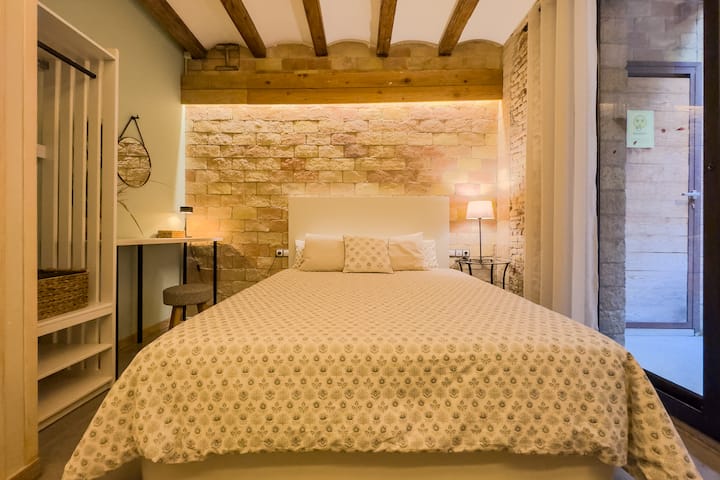 Delve Into Barcelona From Artsy Duplex - Barcelona