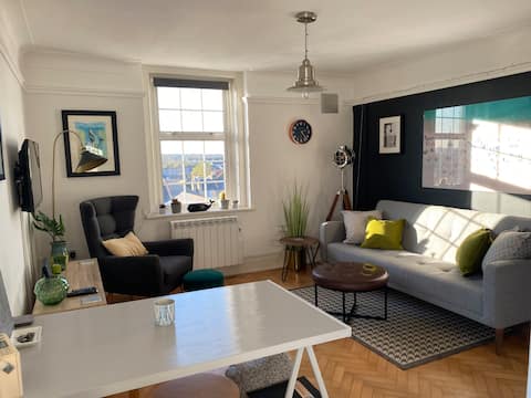 Top Airbnb: Apartment 306 in Deal