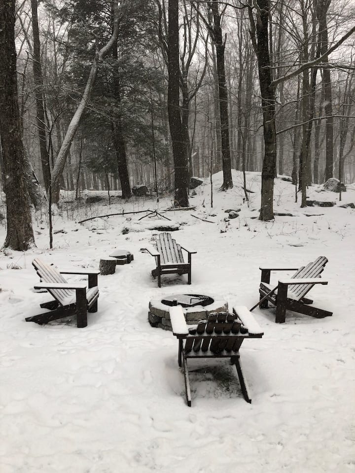 Moss Hollow Cabin in the Poconos Cabins for Rent in Greentown