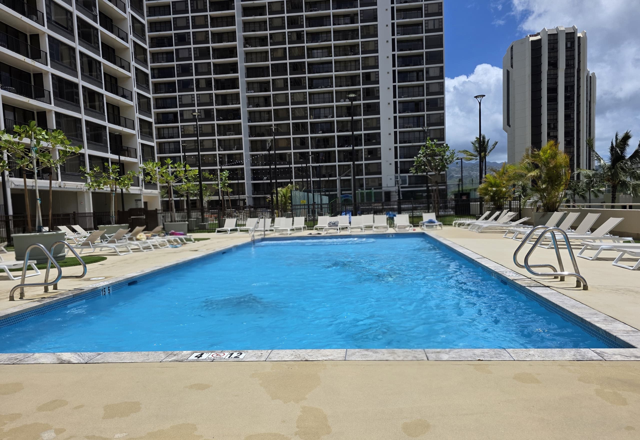 Condo in Honolulu · ★4.99 · 1 bedroom · 3 beds · 1 private bath - Image 18