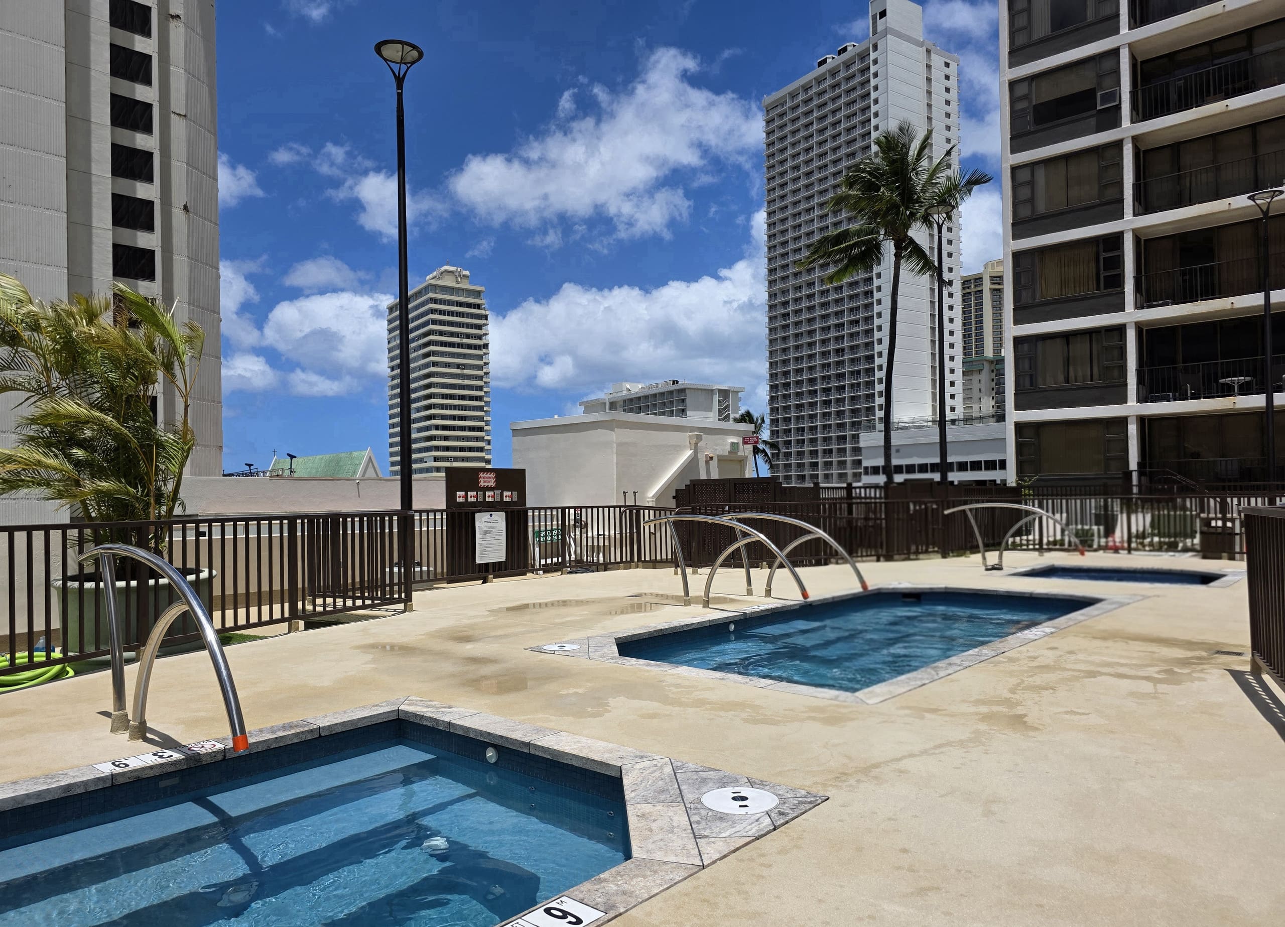 Condo in Honolulu · ★4.99 · 1 bedroom · 3 beds · 1 private bath - Image 19