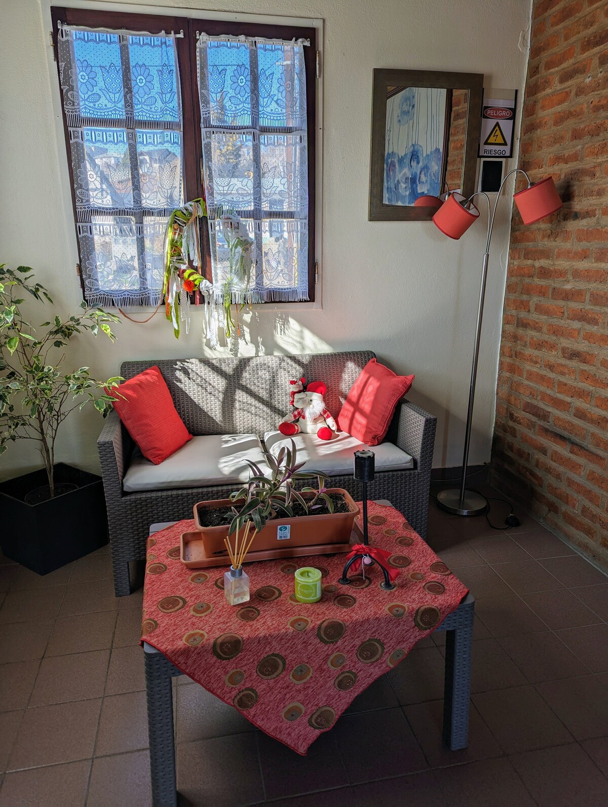 Top performing Airbnb: Gaby's House. Bright, panoramic lake view D2 in El Calafate