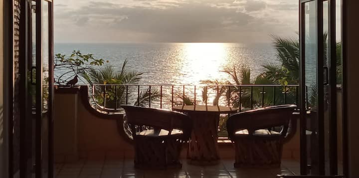 Ocean View 1br Condo-balcony-beach-pool - 502 - México