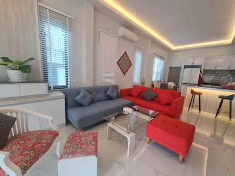 Villa in Aonang: Home sweet home by Pinky