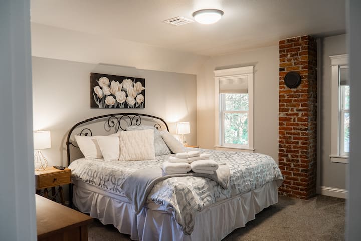 Dormitorio king en la planta superior 