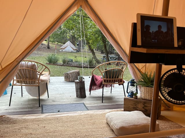 Base Glamp Bruny – Near Hotel Bruny, heated tents