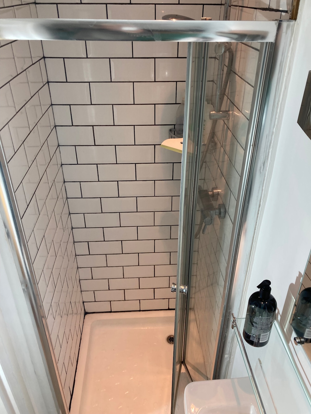 Self-contained, private entrance, near city centre