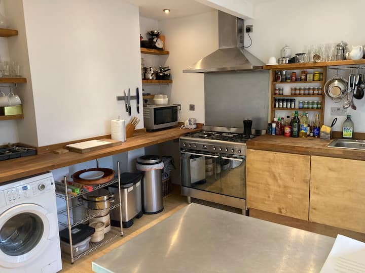 Self-contained, Private Entrance, Near City Centre - Norwich