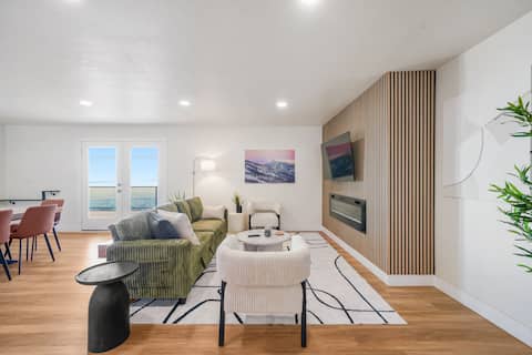 Popular Airbnb listing: Panoramic Views + Hot Tub Foothill Retreat 3BD/3BA in Millcreek