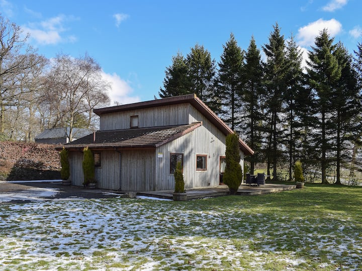 Alojamiento De 3 Habitaciones En Oakley, Near Dunfermline - Escocia