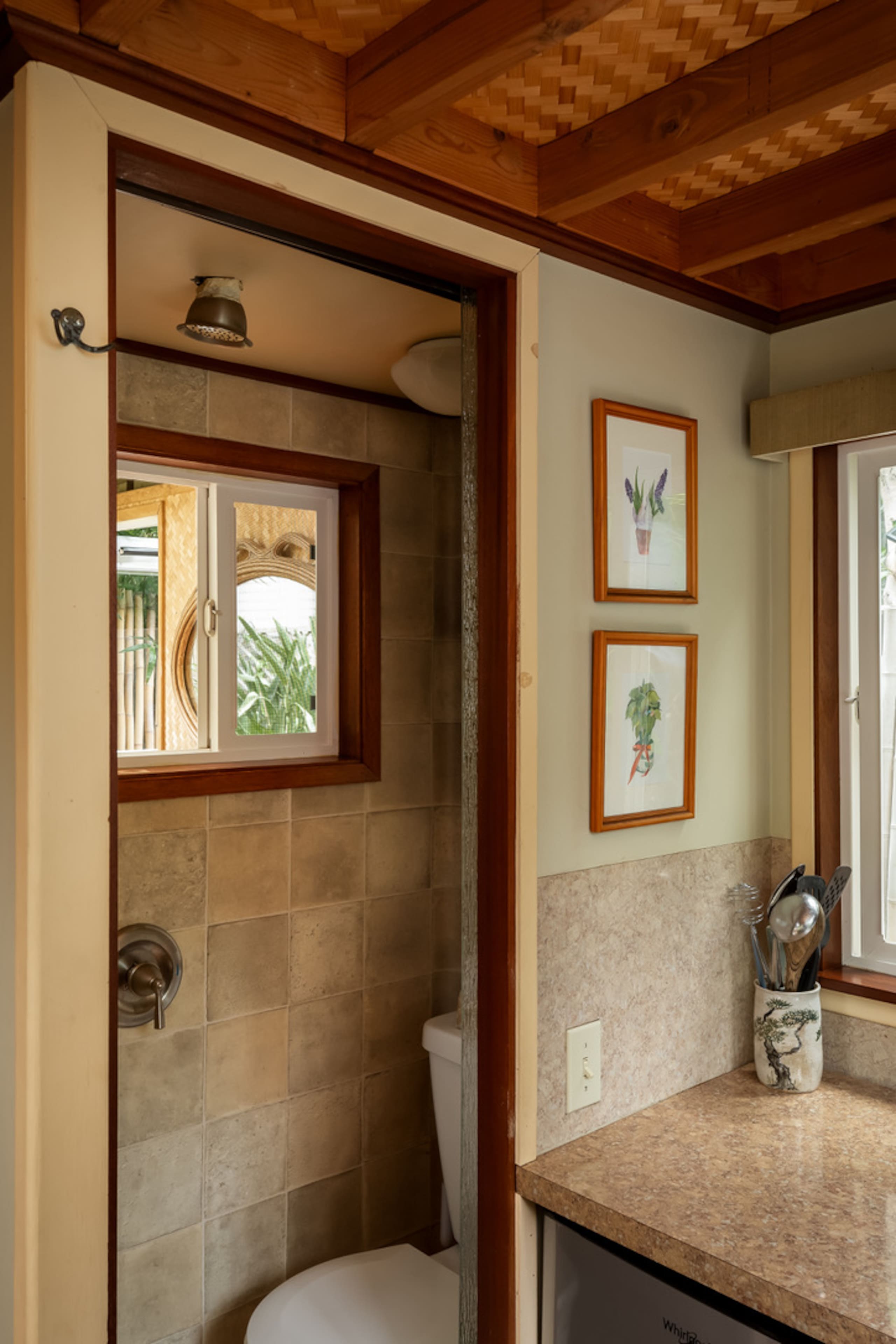 Paniolo Garden Retreat- Private Waimea Tiny Home - Image 9
