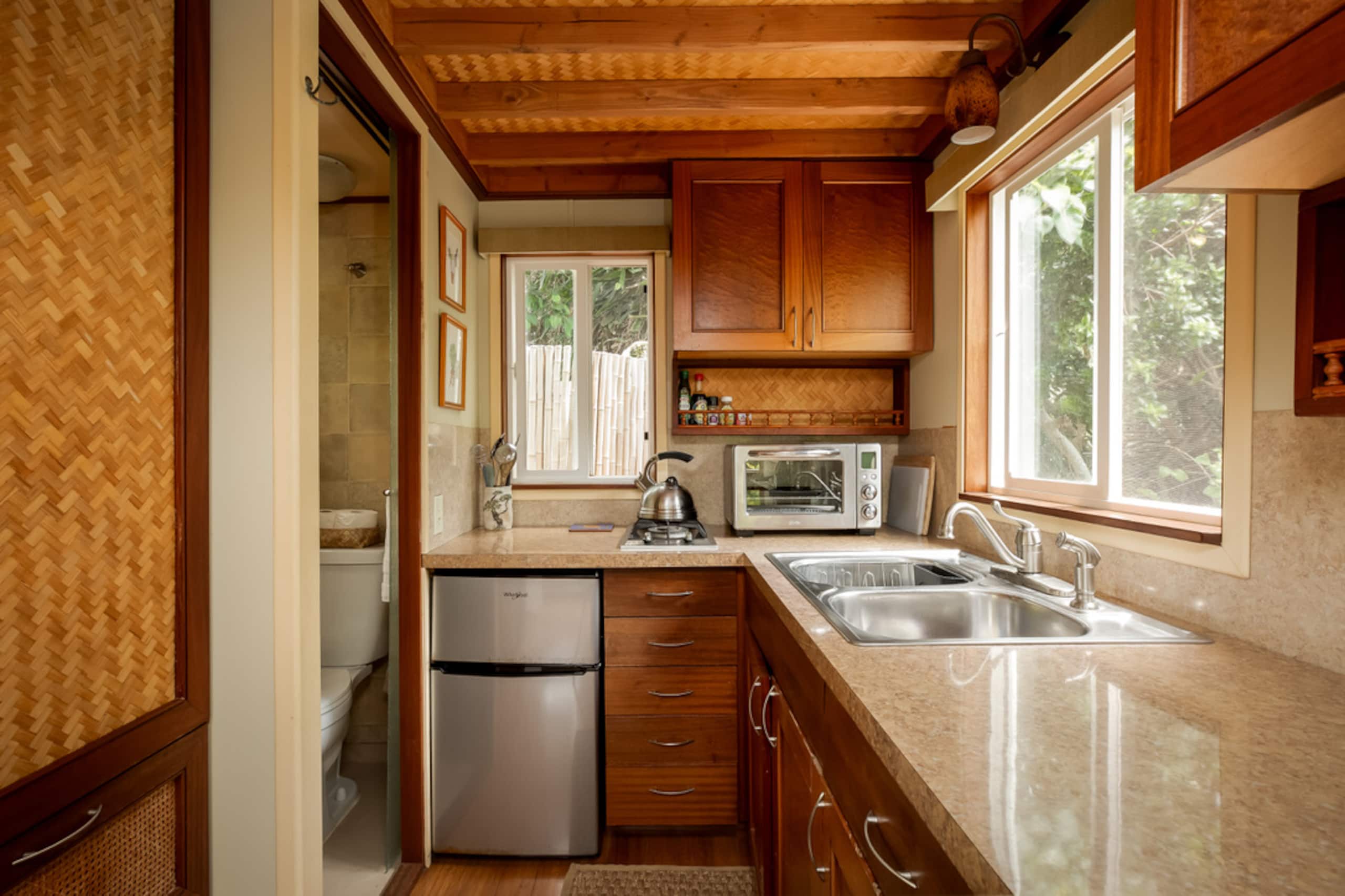 Paniolo Garden Retreat- Private Waimea Tiny Home - Image 5