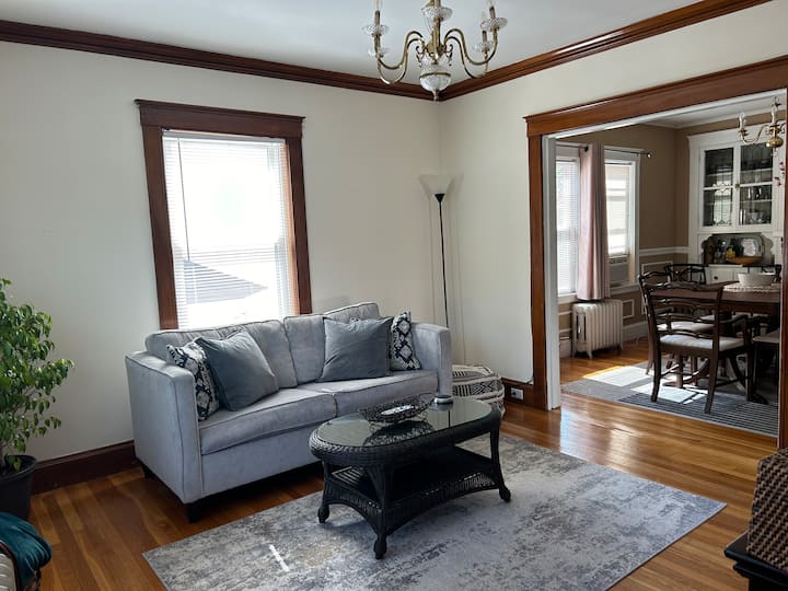 Spacious & Peaceful 2br In Boston W/ Free Parking - Massachusetts