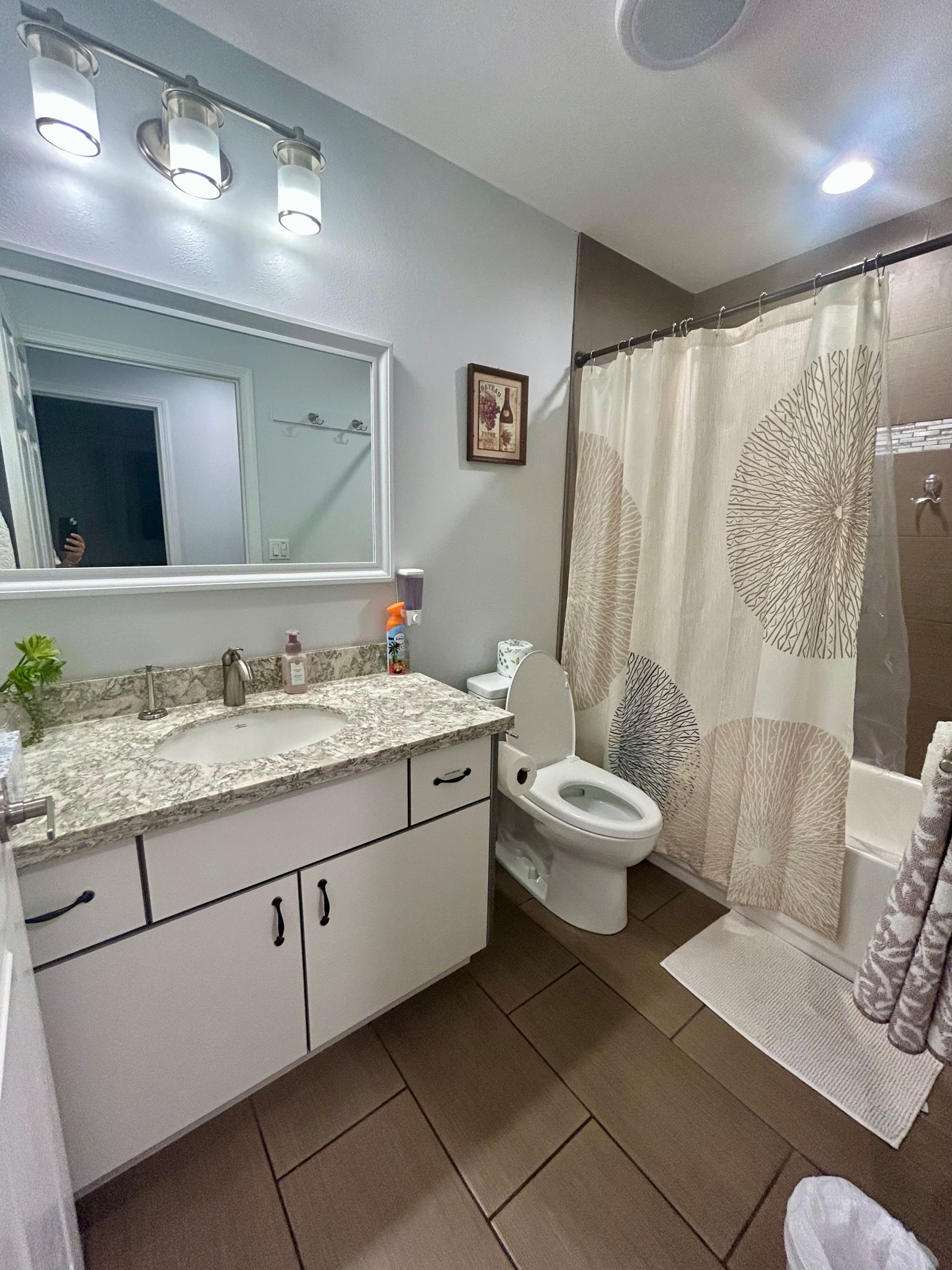 Home in Hilo · ★4.98 · 3 bedrooms · 3 beds · 2 private baths - Image 6