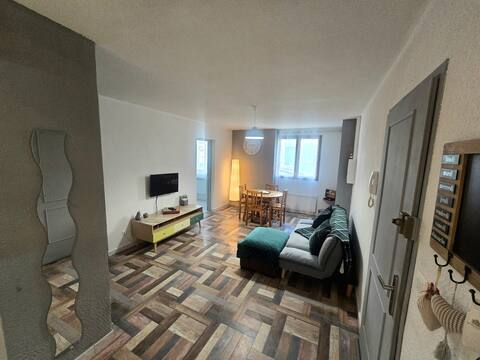Apartment Lamalou Les Bains center 65 m2 on the ground floor