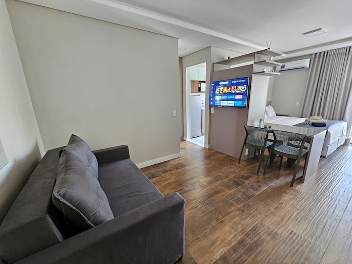 Moderno C/ Ar E 600mb | Cama Queen | Vaga Coberta - Campinas