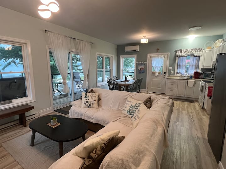 Cozy Scenic Sandy Beach Cottage On Ottawa River - Pembroke