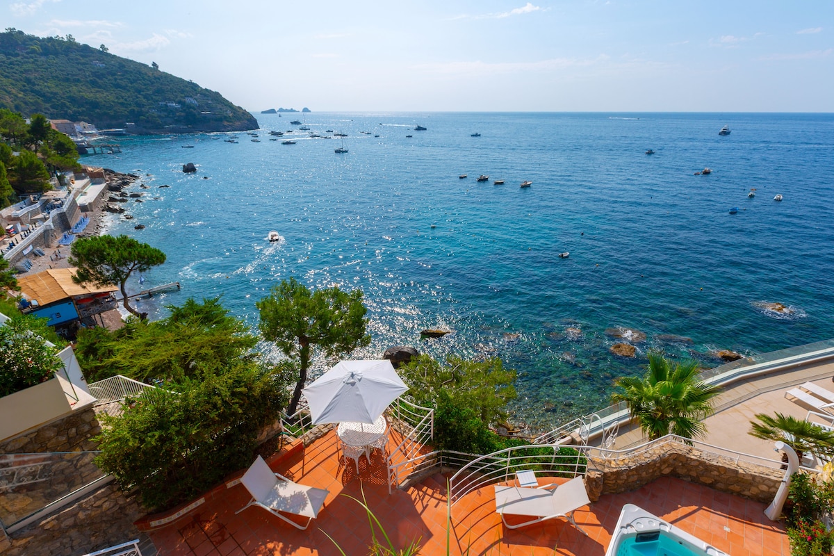 Villa Isola — view 4
