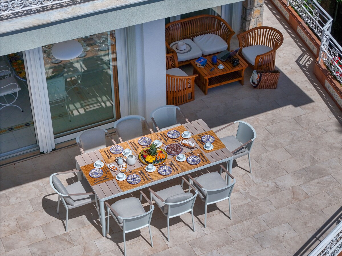 Villa Isola — view 3