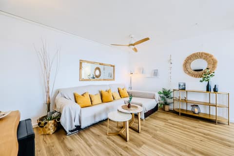 Top performing Airbnb: Luxe Penthouse/Beachfront/Mediterranean Sea Views in Sagunt / Sagunto
