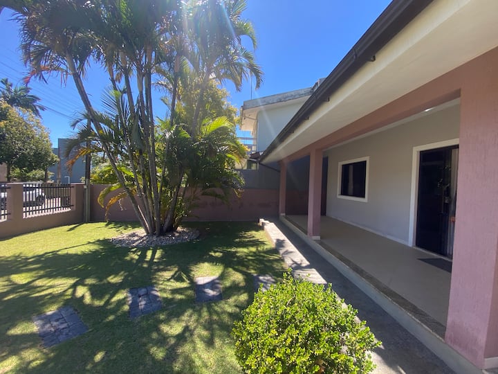 Casa Em Garopaba, Confortável E Bem Equipada - Garopaba