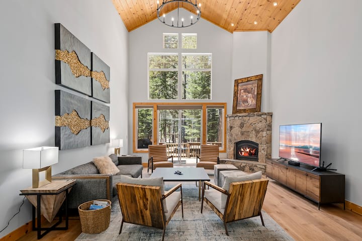 Pet-friendly Retreat | A/c, King Suite | Walk To Clubhouse & Dining | Near Trail - Truckee, CA