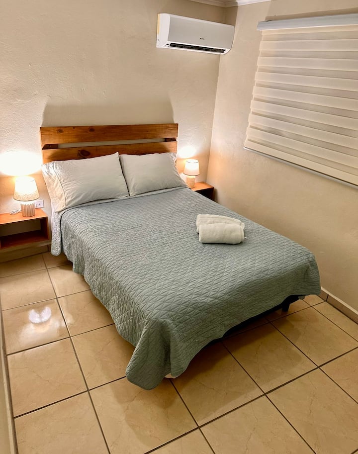 Downtown Apt Near Bus Terminal & Public Parking - Aruba