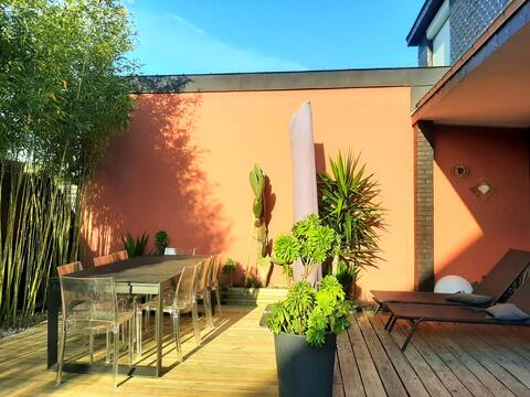 House near port 🧡