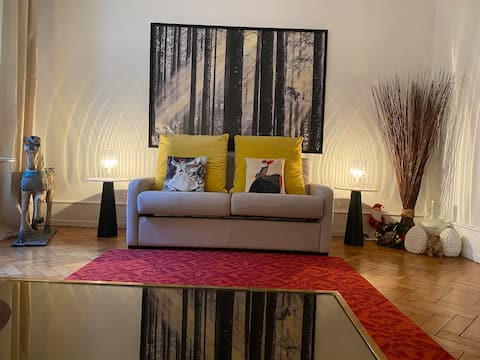 Annonce Airbnb populaire: Character apartment with view of Wooded Garden à Strasbourg