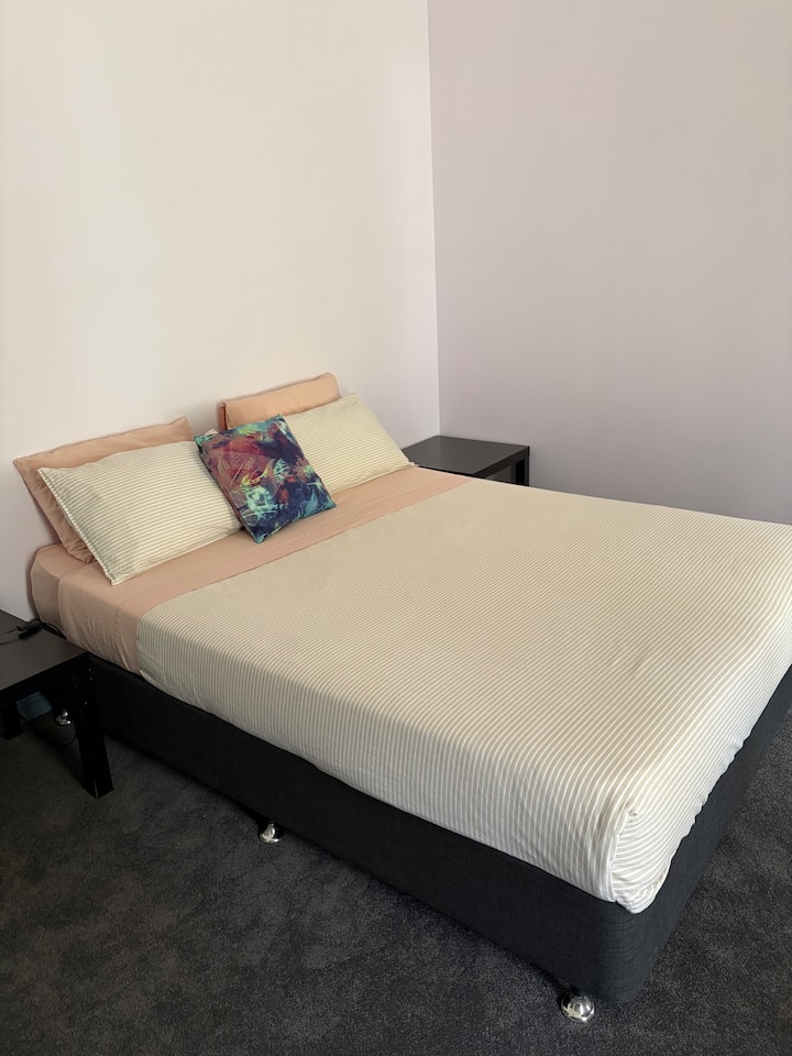 Schlafzimmer 2