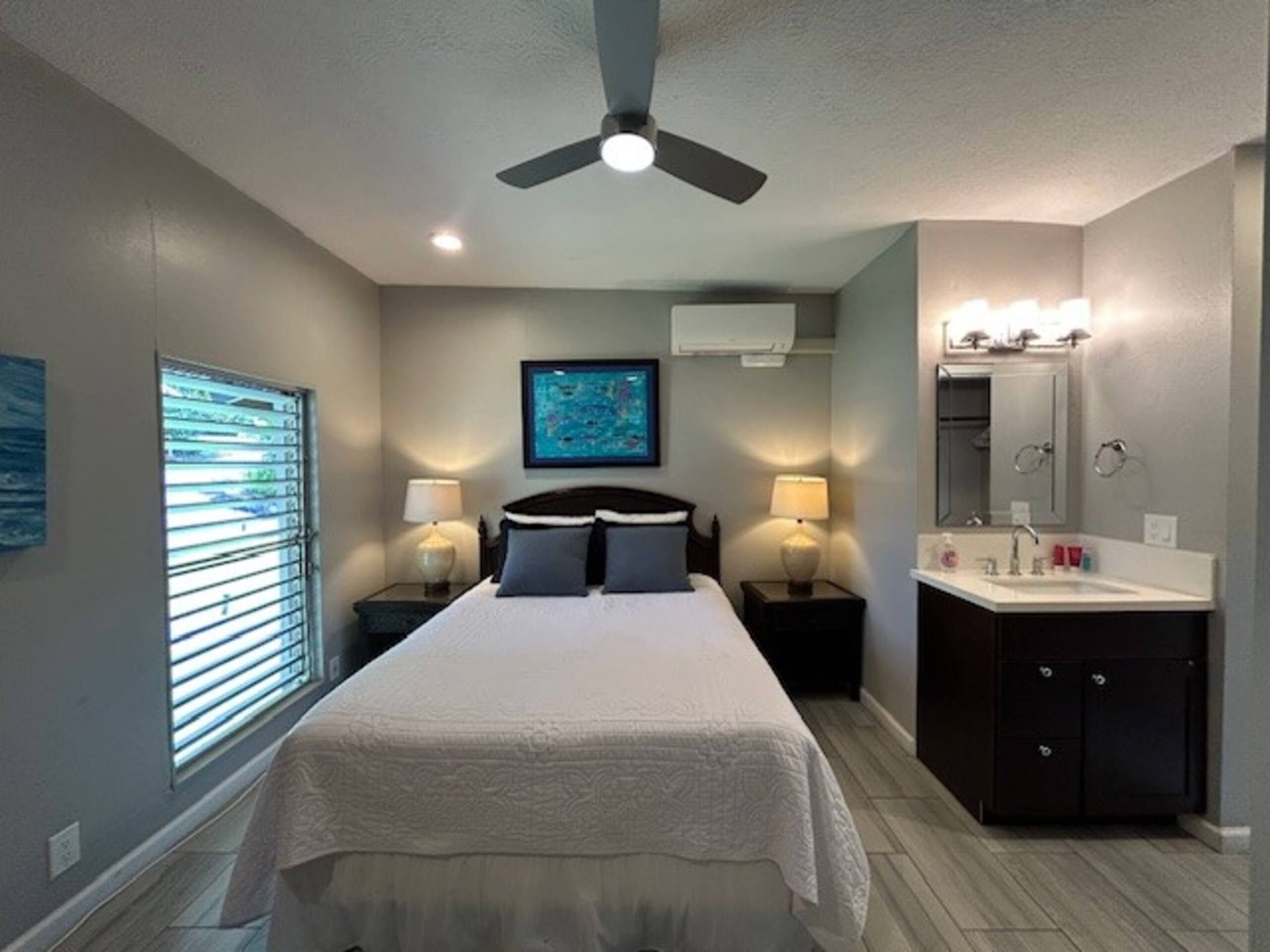 Condo in Lahaina · ★4.67 · 2 bedrooms · 4 beds · 2.5 baths - Image 18