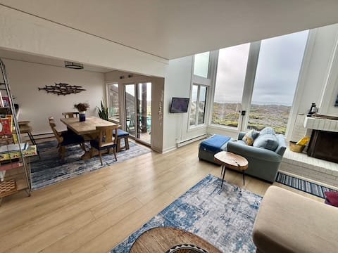 Oceanfront beach house with private hot tub