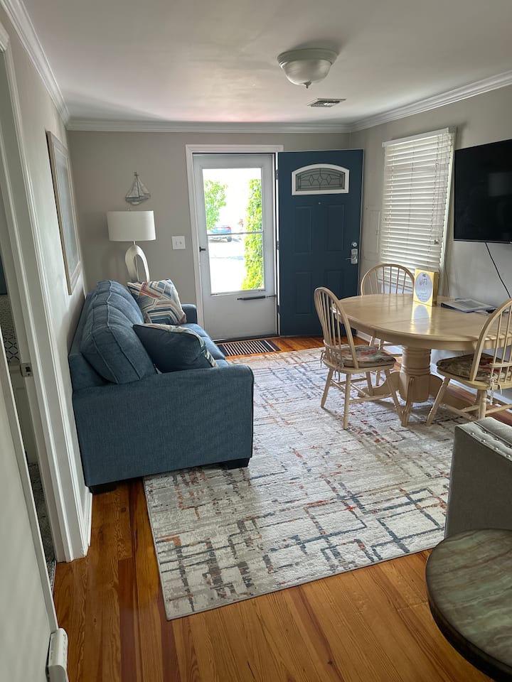 Entire 2 Bedroom Cottage,porch,deck, Wifi, Washer - Allaire State Park, Wall Township