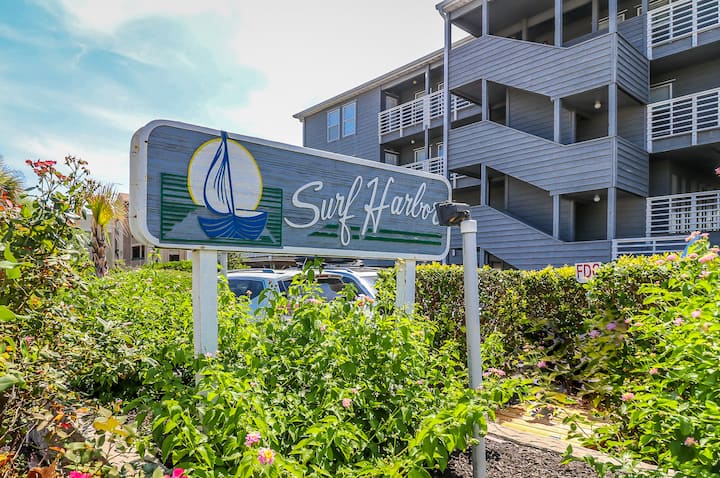 Adorable 3 Bedroom Oceanfront Condo - Surfside Beach, SC