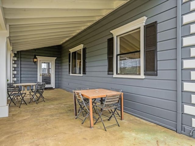 Historical Lincoln Replica Home – Flora VIsta Inn gallery image 4