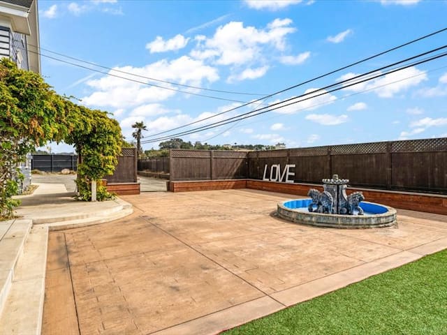 Historical Lincoln Replica Home – Flora VIsta Inn gallery image 2