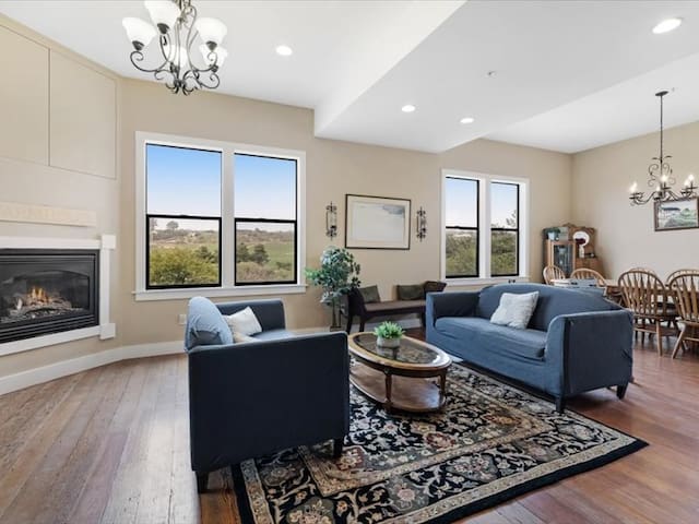 Historical Lincoln Replica Home – Flora VIsta Inn gallery image 3