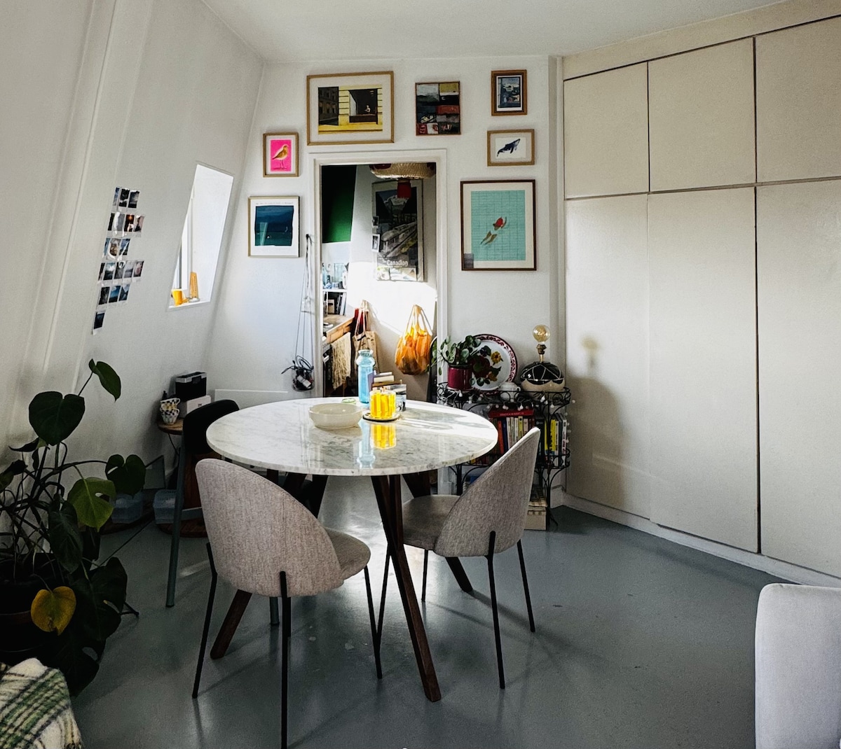Popular Airbnb listing: A cozy & bright nest in the heart of Paris near the canal in Paris 10e Arrondissement