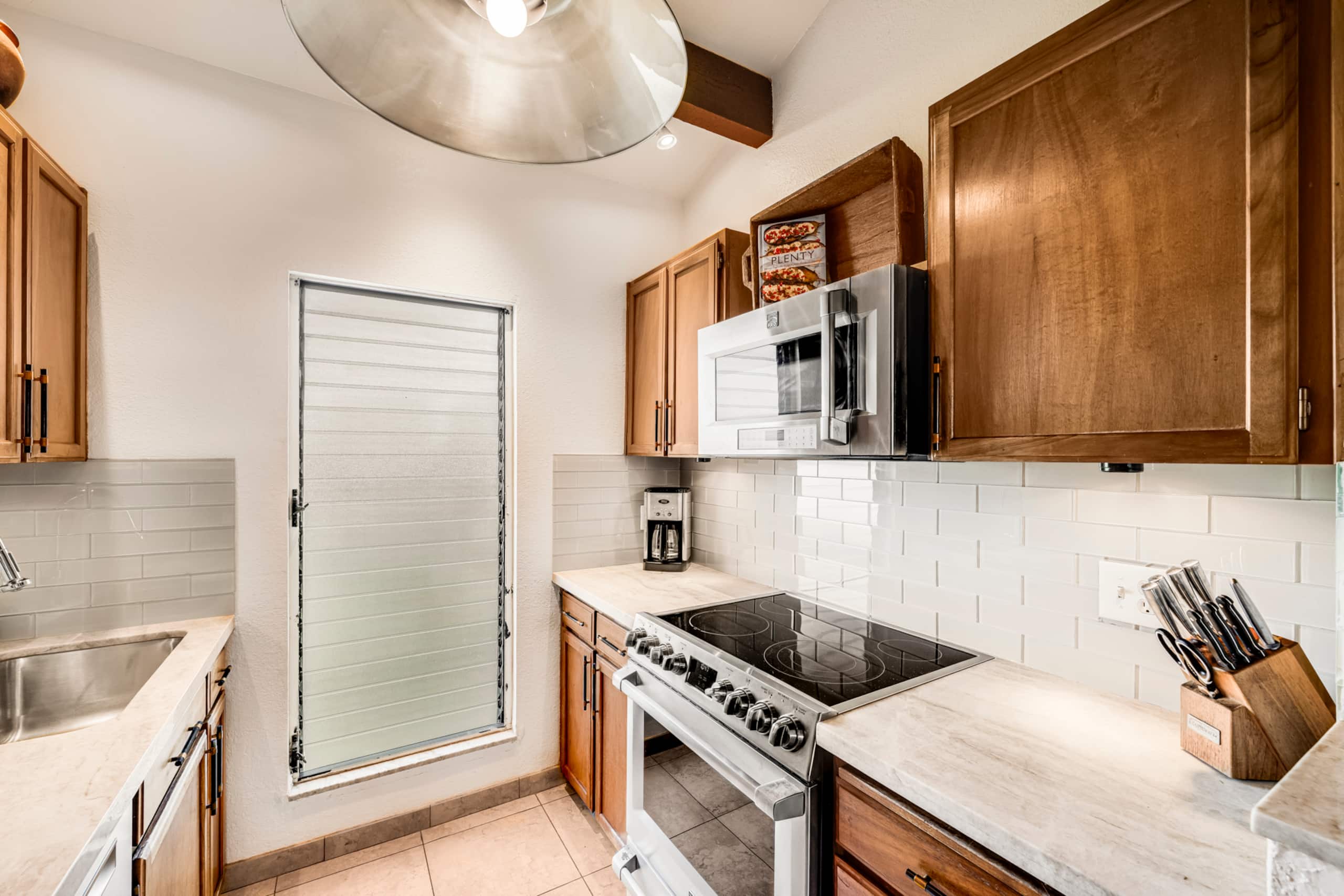 Condo in Kihei · ★4.96 · 2 bedrooms · 2 beds · 2 baths - Image 11