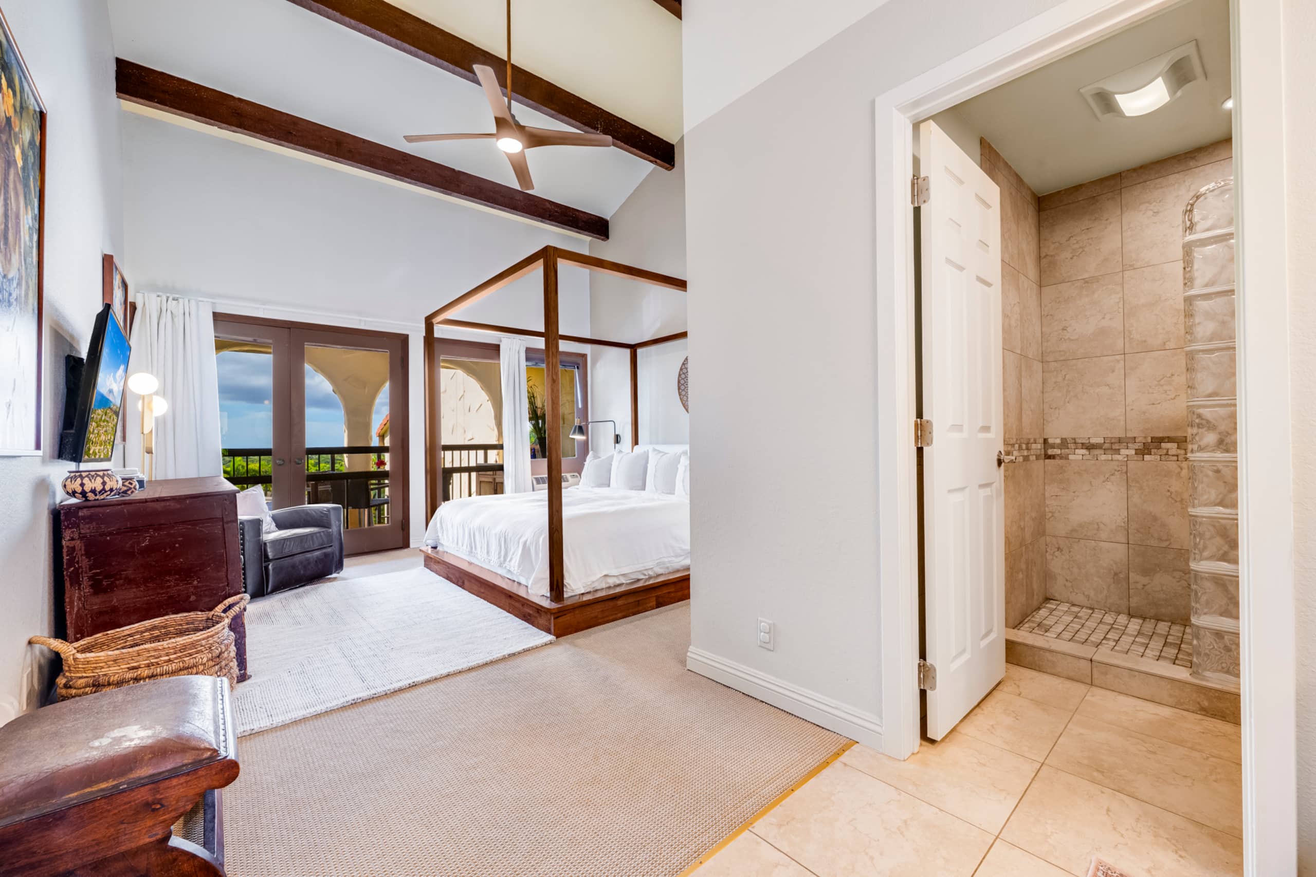 Condo in Kihei · ★4.96 · 2 bedrooms · 2 beds · 2 baths - Image 18