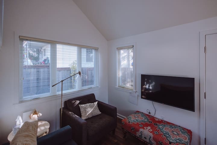 Adorable Slo Cottage - San Luis Obispo, CA