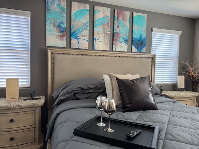 Luxury, New, Modern $900K – Home gallery image 4