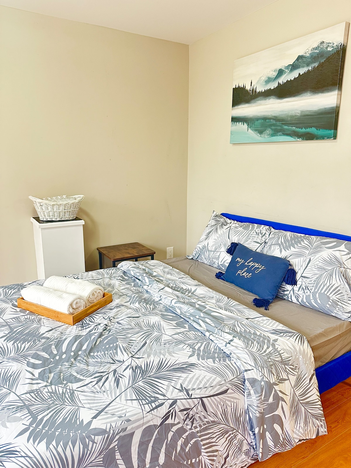 Denný priestor s manželskou posteľou queen size paplón