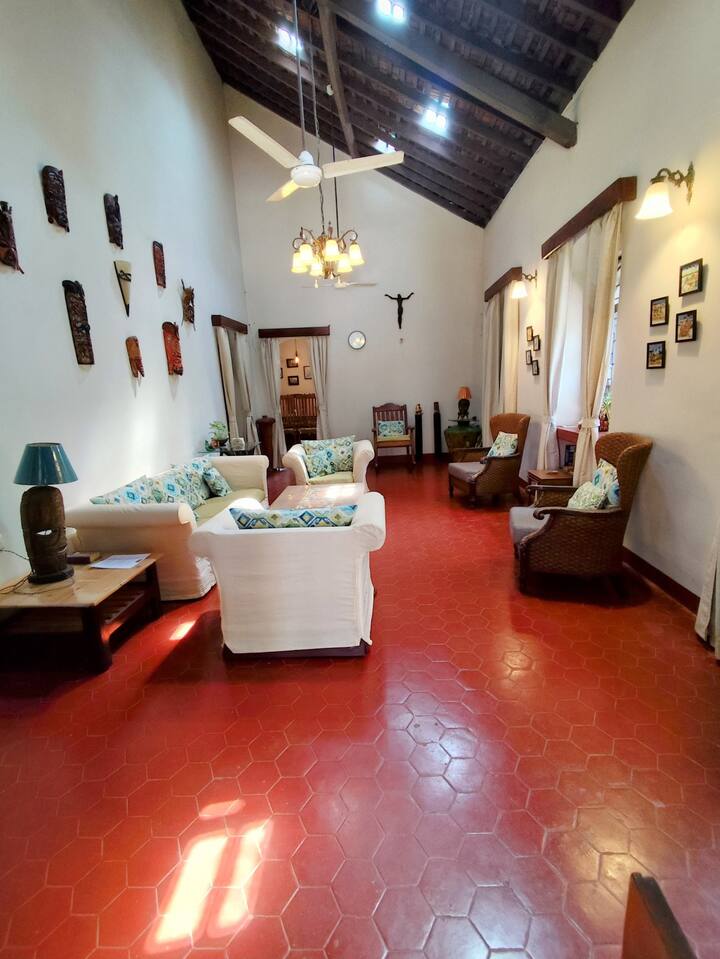 Living room image 3