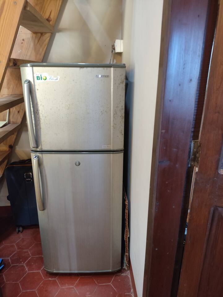 Full kitchen image 1