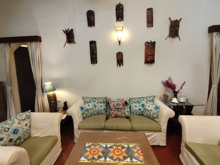 Living room image 7