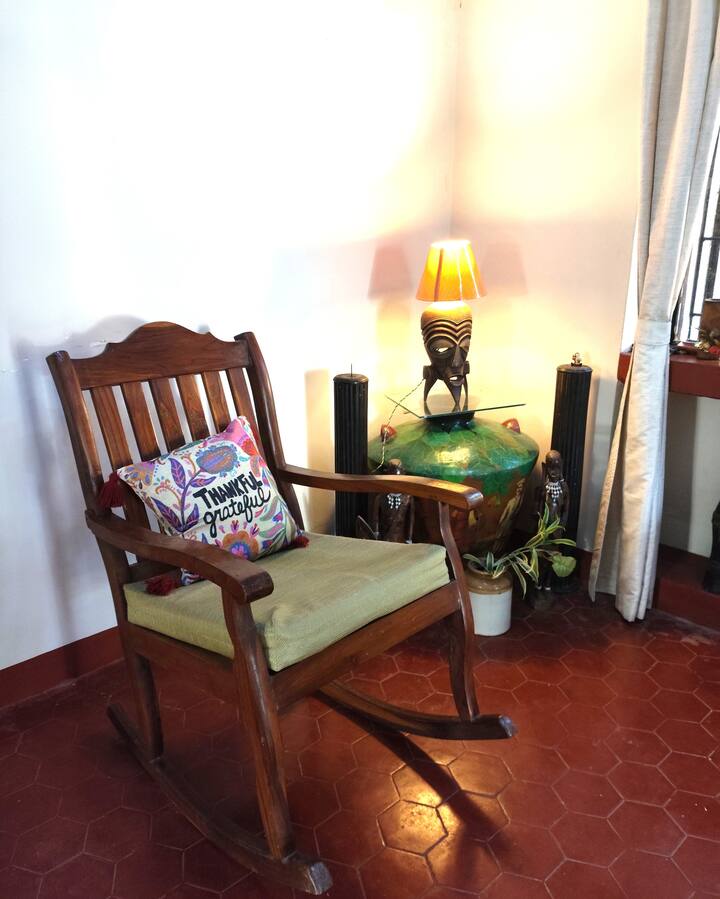 Living room image 4