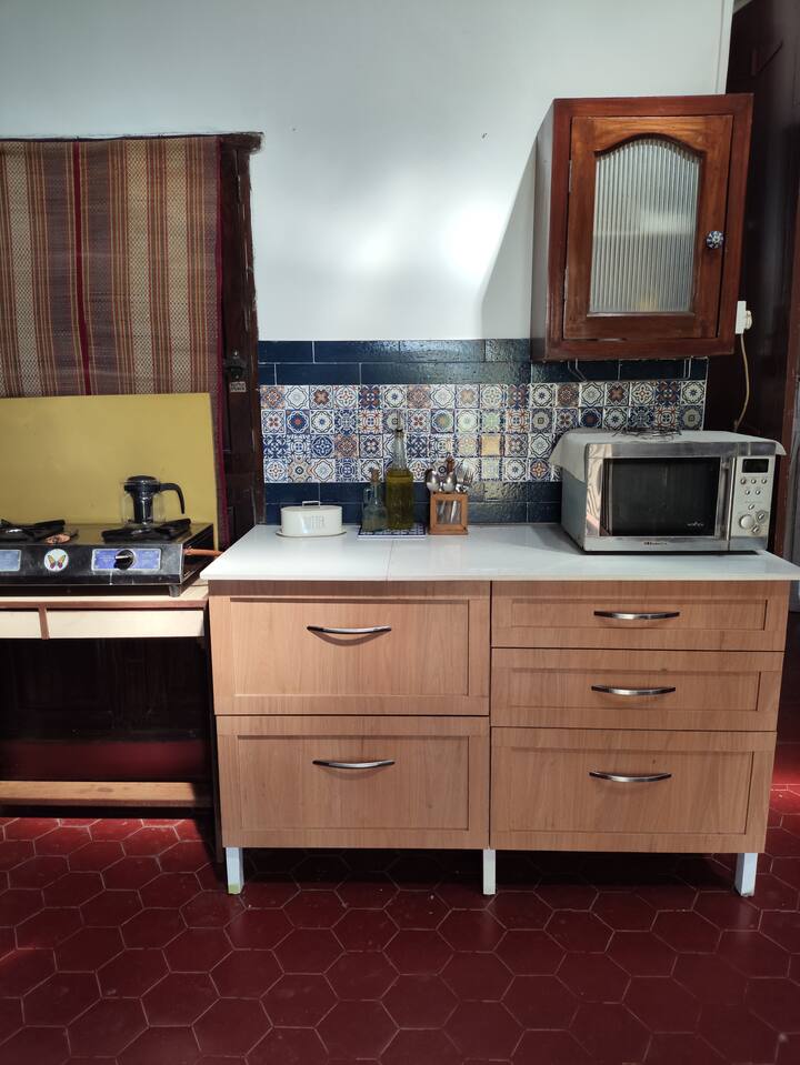 Full kitchen image 3