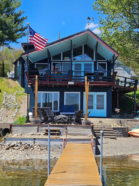 HUGE Covered Porch ON LAKE-Kayaks/Bikes/Air Hockey