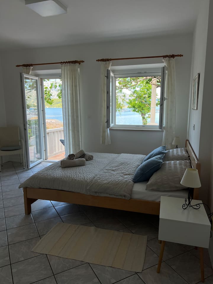 Schlafzimmer 1